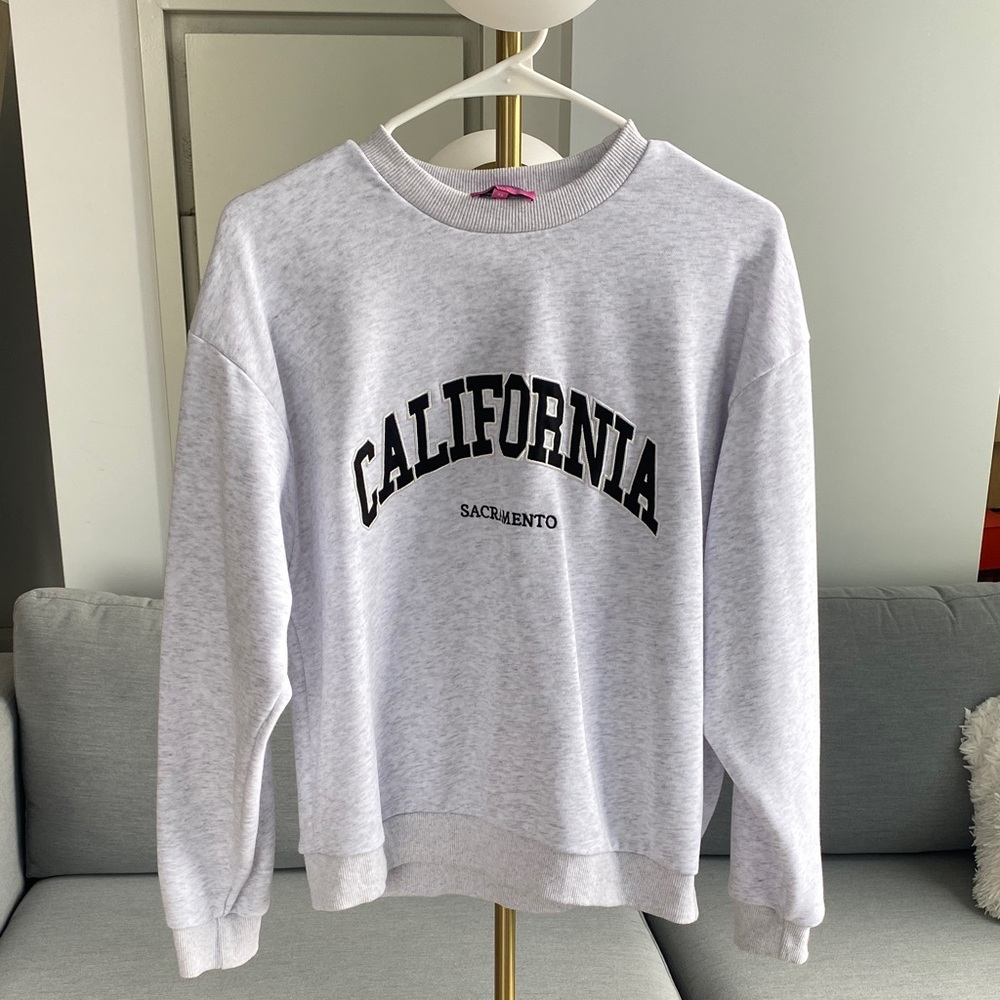 Edikted Grey Sweatshirt + Shorts Set